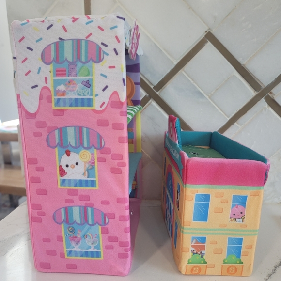 Squishville by Original Squishmallows Sweet Shop and Deluxe Academy Playset - Picture 6 of 11